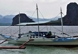 double outrigger boat